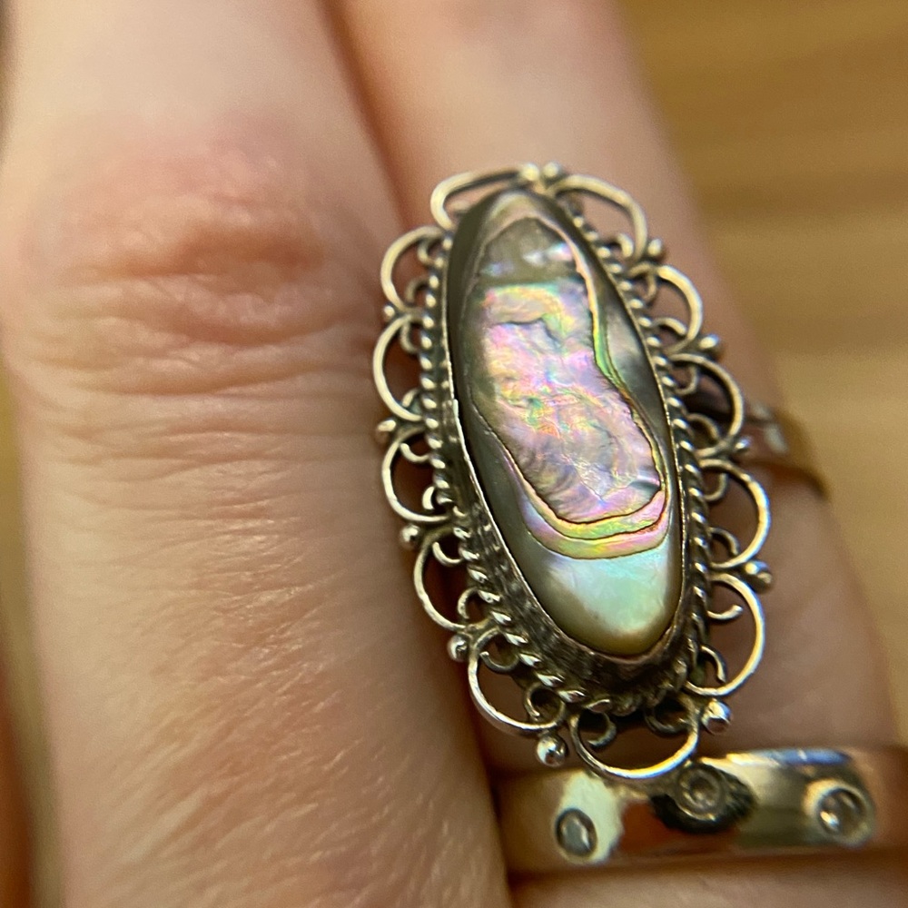 Beautiful VTG Signed Native American Sterling Silver Abalone Ring